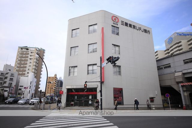 銀行　（株）三菱ＵＦＪ銀行／聖蹟桜ヶ丘支店（銀行）まで594m
