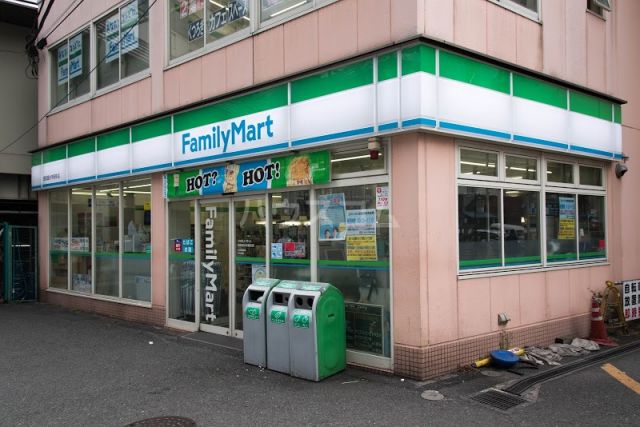 コンビニ　ファミリーマート 西武国分寺駅前店（コンビニ）まで133m