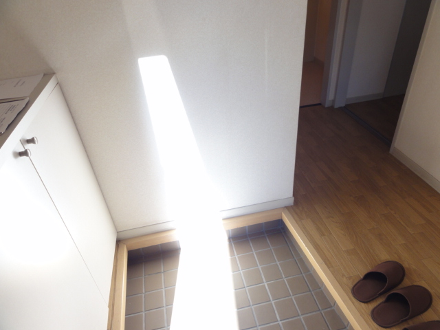 玄関　収納もある玄関です
