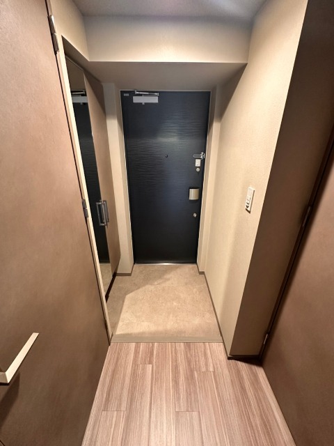 玄関　※別室の参考写真の為、現況優先です。