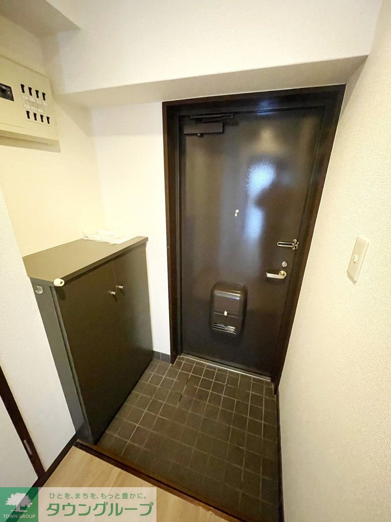玄関　同物件別部屋写真