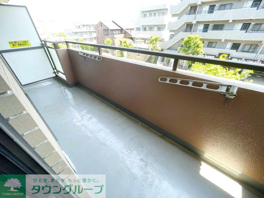 バルコニー　同物件別部屋写真
