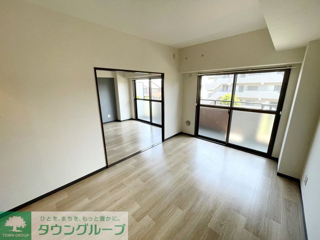 居室・リビング　同物件別部屋写真