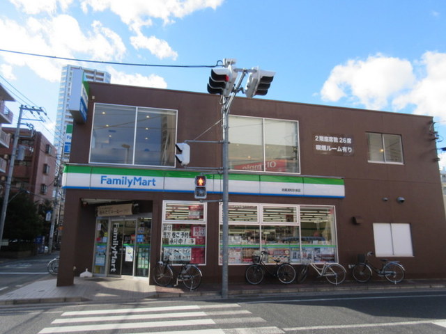 コンビニ　ファミリーマート武蔵浦和東店（コンビニ）まで528m
