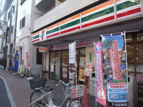 コンビニ　セブンイレブン北区岸町1丁目店（コンビニ）まで84m