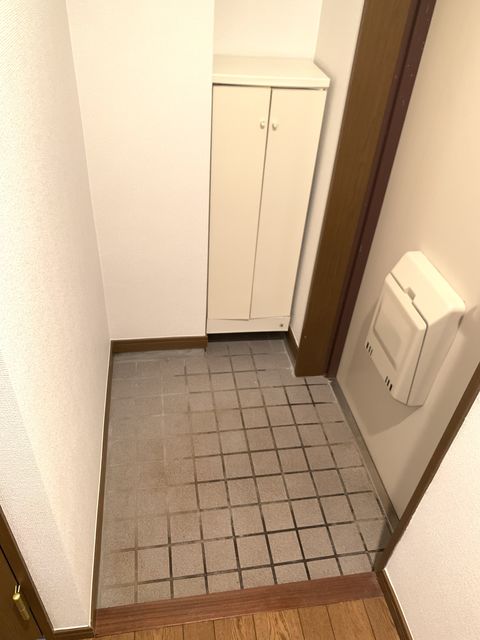 玄関　※同タイプ別室参照写真※現状優先