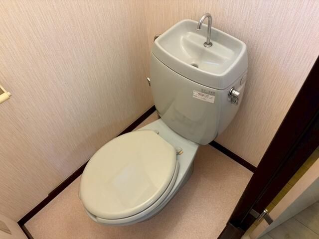 トイレ　清潔感のあるトイレです