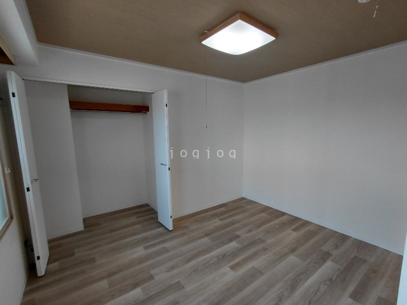 その他部屋・スペース　日当たりの良い明るいお部屋です。