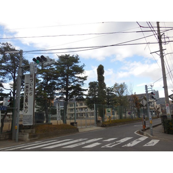 小学校　長野市立古里小学校（小学校）まで1379m