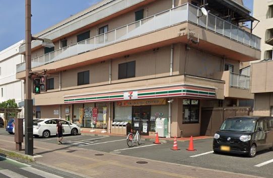 コンビニ　セブンイレブン　岡山東中央町店（コンビニ）まで214m