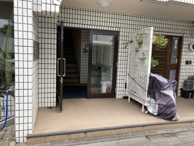 エントランス　ゆとりのあるエントランスです