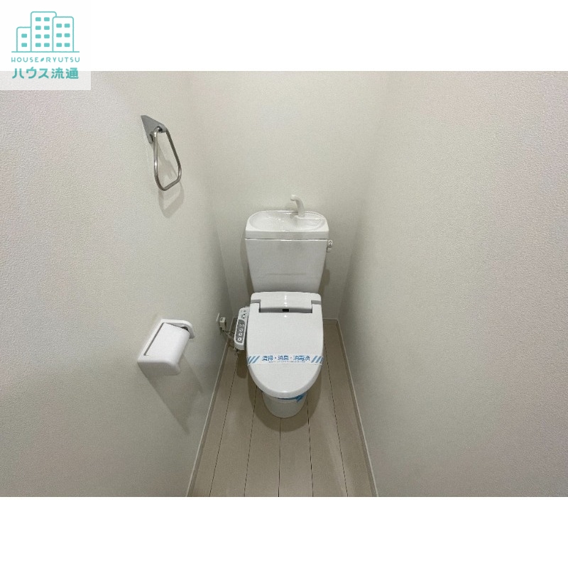 トイレ　※写真は別号室になります。