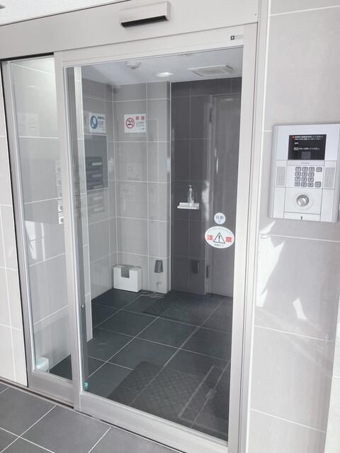 エントランス　建物の内部です