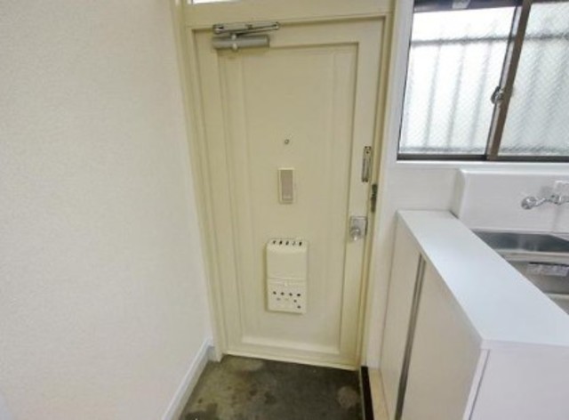 玄関　別部屋参考。