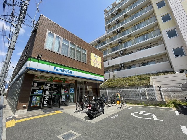 コンビニ　ファミリーマート　吹田垂水町一丁目（コンビニ）まで147m