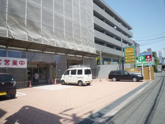 コンビニ　★★ローソン（コンビニ）まで687m