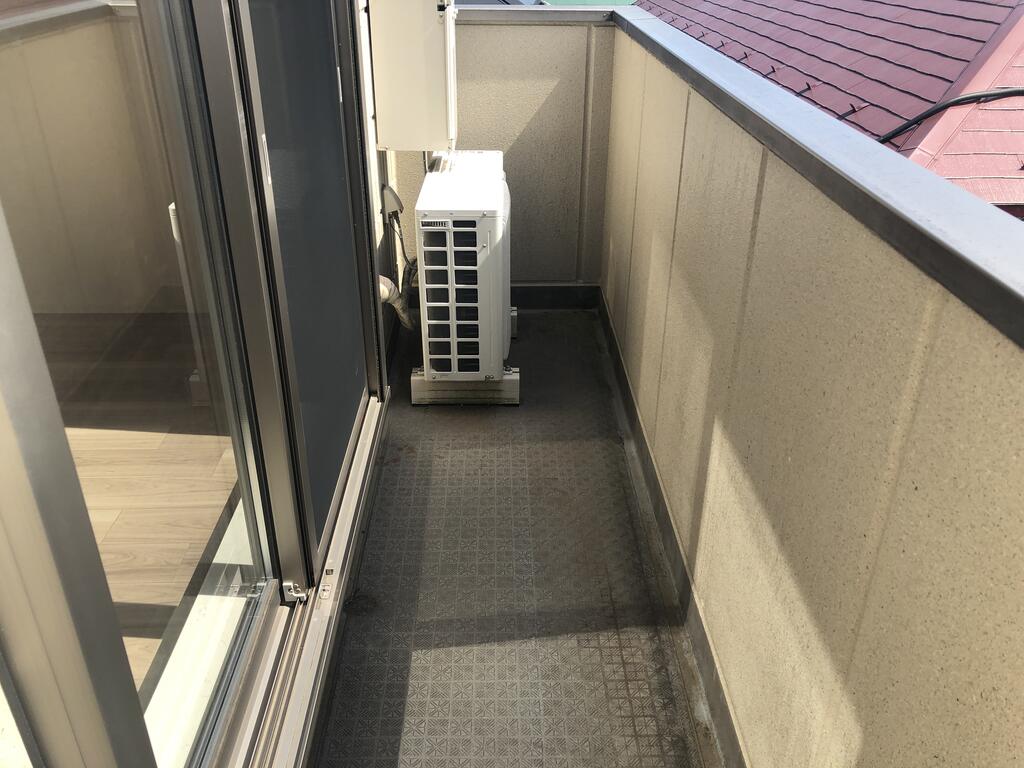 バルコニー　※別号室の参考写真です