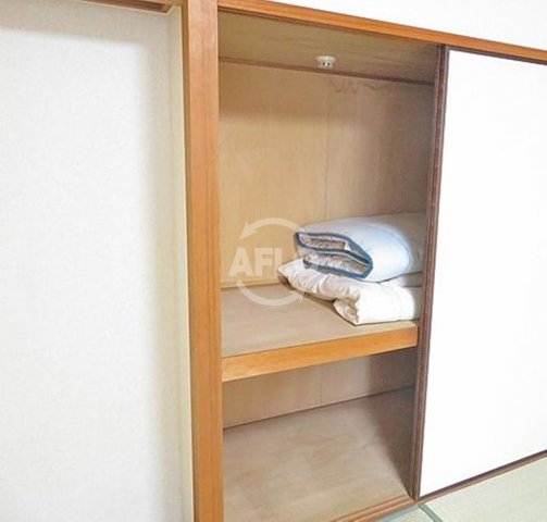 収納　ノイメゾン京町堀　押入れ