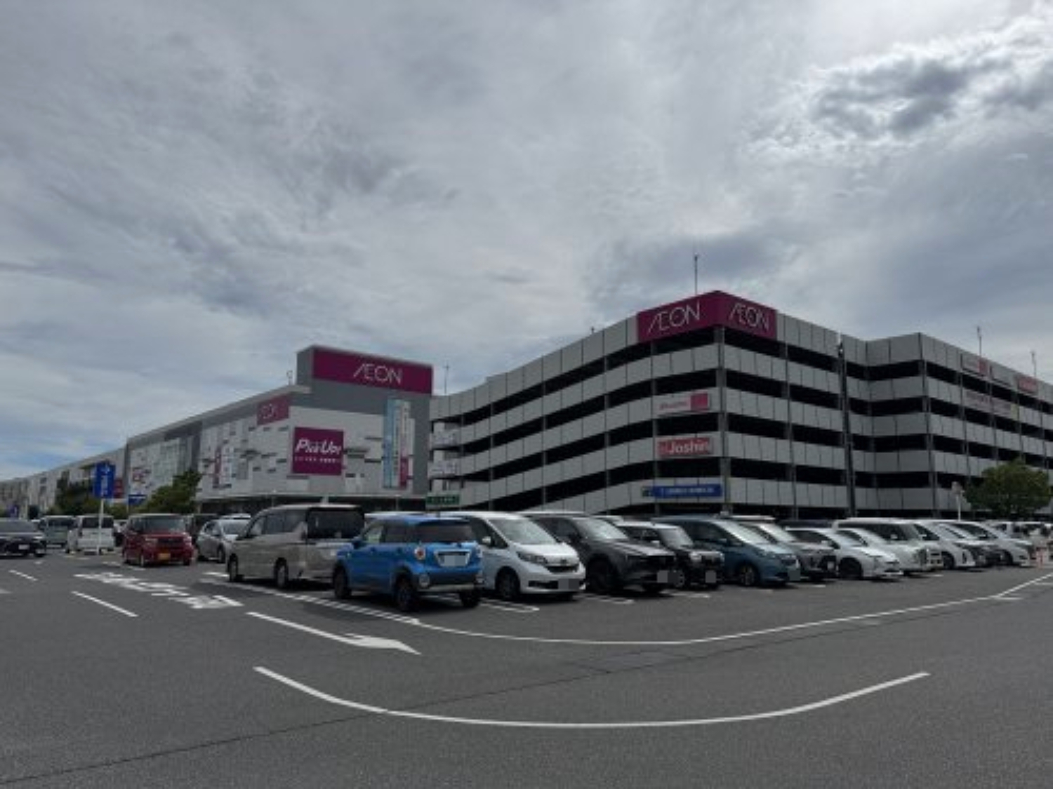スーパー　イオン 浦和美園店（スーパー）まで527m