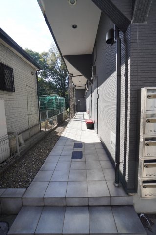 エントランス　※同物件、同タイプの写真です。