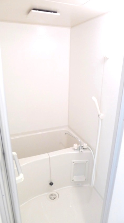 バス・シャワールーム　バス・トイレ別！