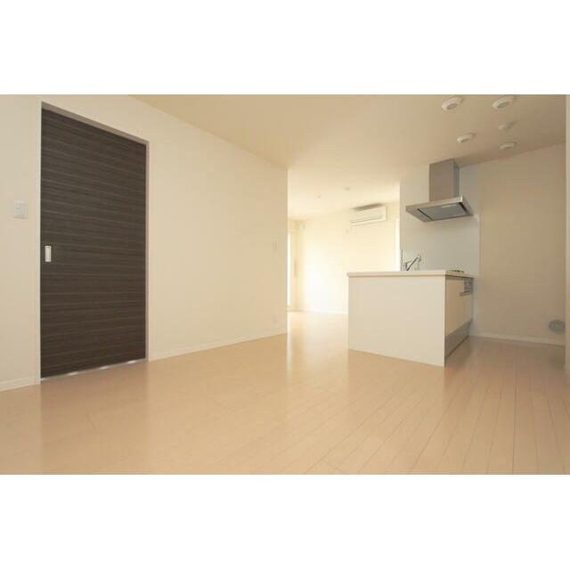 コルヌイエ八雲 部屋番号:301の居間写真
