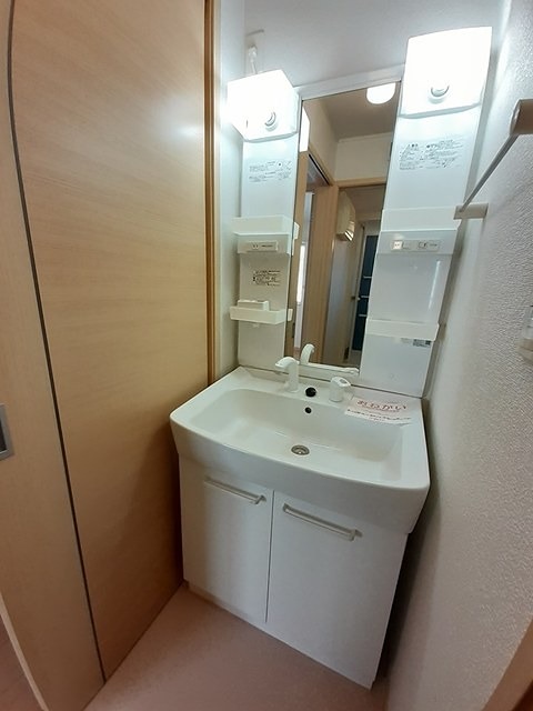 洗面設備　独立洗面台です。