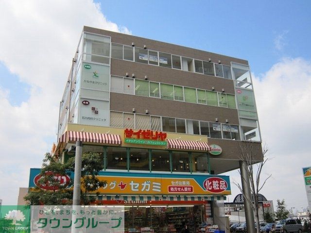 飲食店　サイゼリヤ足立新田店（飲食店）まで371m