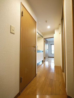 モントワ烏丸御池の玄関写真