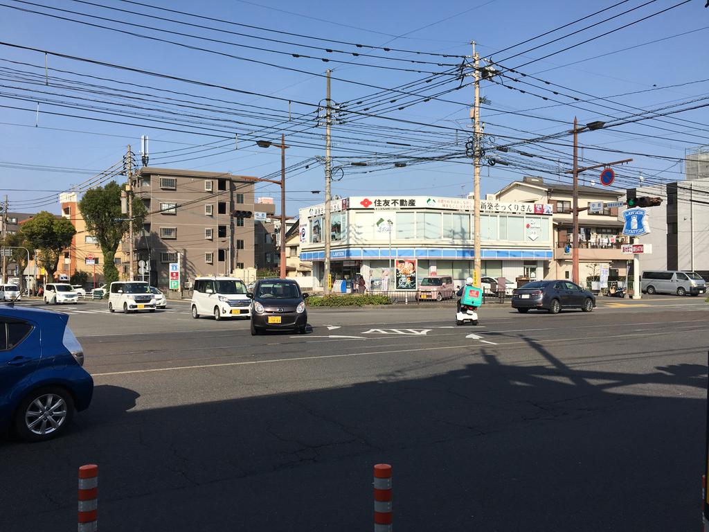 コンビニ　ローソン鹿児島鴨池一丁目店（コンビニ）まで340m