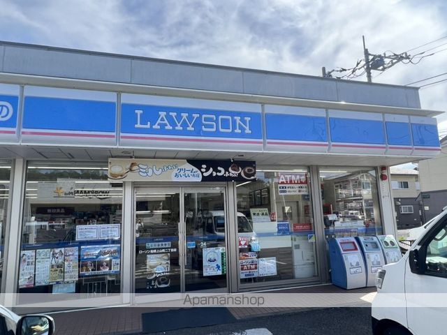 コンビニ　ローソン船橋上山町二丁目店（コンビニ）まで324m