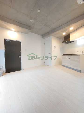 LiveFlat市ヶ谷の居間写真