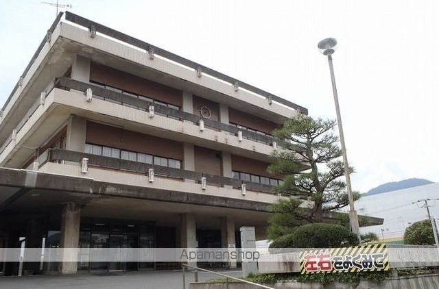 役所　竹原市役所（役所）まで900m