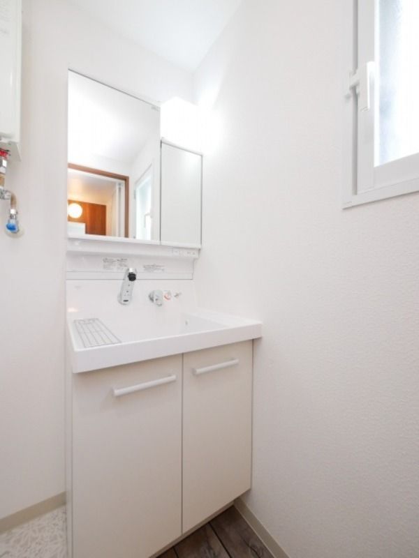 洗面設備　退去予定につき同間取りの別階のお部屋写真です♪