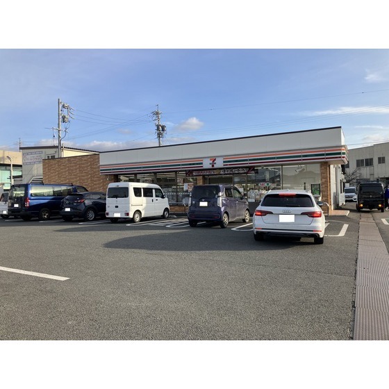 コンビニ　セブンイレブン長野里島店（コンビニ）まで447m
