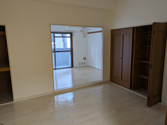 オルゴグラード広島の居間写真