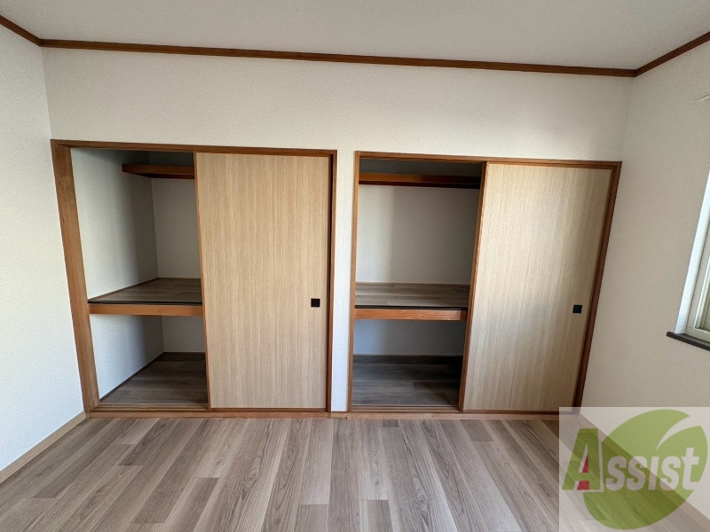 収納　寝室の収納です。部屋がすっきり片付きます。