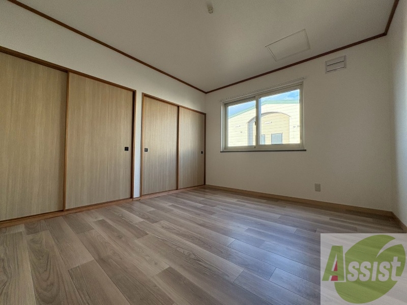 その他部屋・スペース　和室はこちらです。光が差し込む、温かみのあるお部屋です。