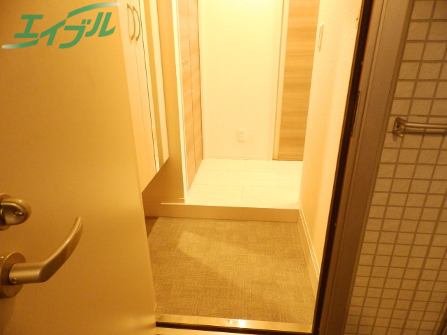 玄関　別部屋写真です