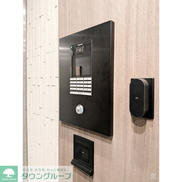エントランス　オートロック、顔認証採用