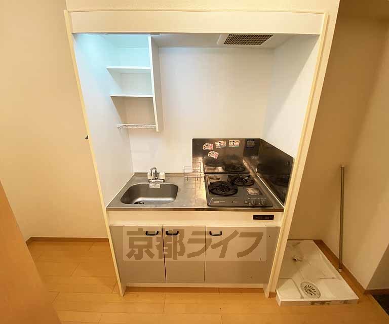 キッチン　シンプルな二口コンロのキッチンです。