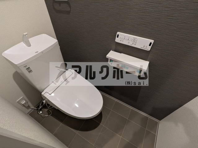 REGIES八尾駅前のトイレ写真