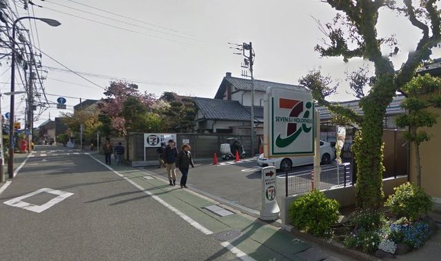 コンビニ　セブンイレブン鎌倉小町2丁目店（コンビニ）まで610m