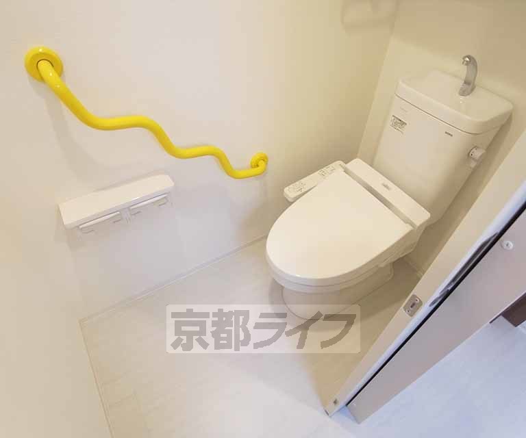 トイレ　温水洗浄便座付きで快適なトイレライフを！