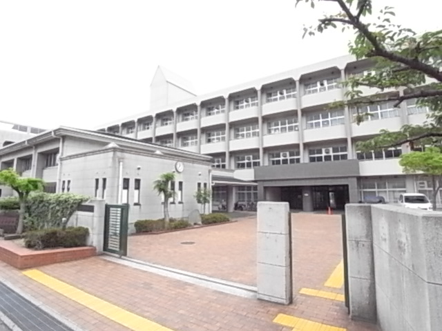 中学校　神戸市立鷹匠中学校（中学校）まで322m
