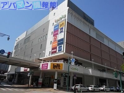 スーパー　イオンスタイルラブラ万代（スーパー）まで1149m