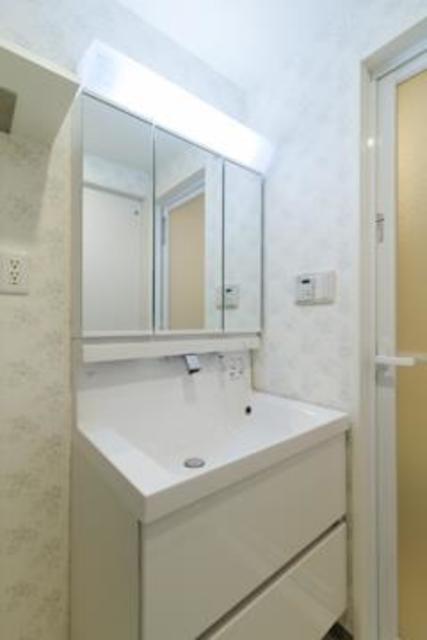 洗面設備　※写真は同タイプ住戸です。