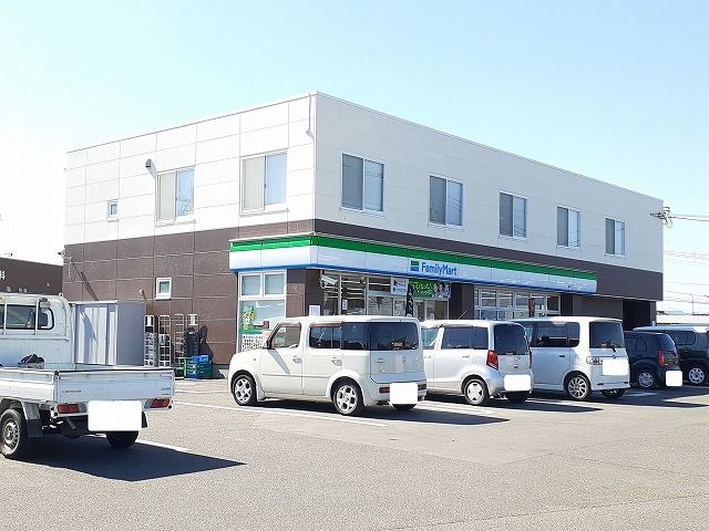 コンビニ　ファミリーマート簑原店（コンビニ）まで550m