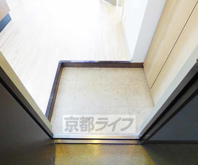 阪急京都線 西京極駅 徒歩17分 3階建 築35年の玄関写真