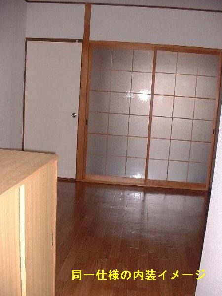アメニティYATAIIの居間写真
